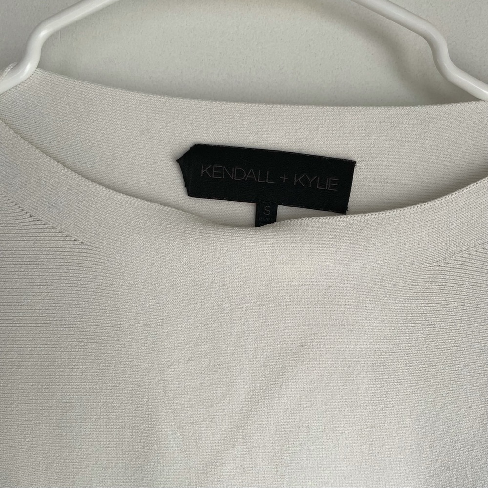 Kendal and Kylie Color block black and white Sweater - Picture 4 of 6